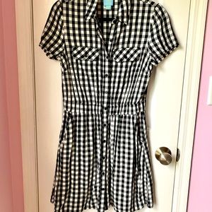 CeCe Gingham B&W Button down short sleeve dress